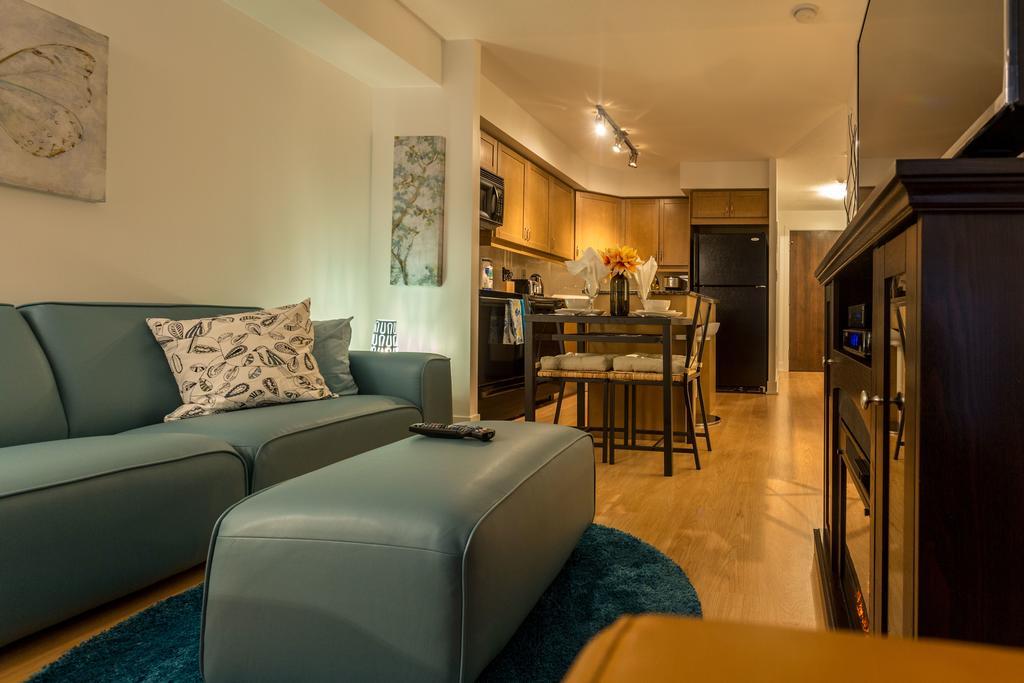 Red Maple Suites - Blue Jays Way Торонто Стая снимка